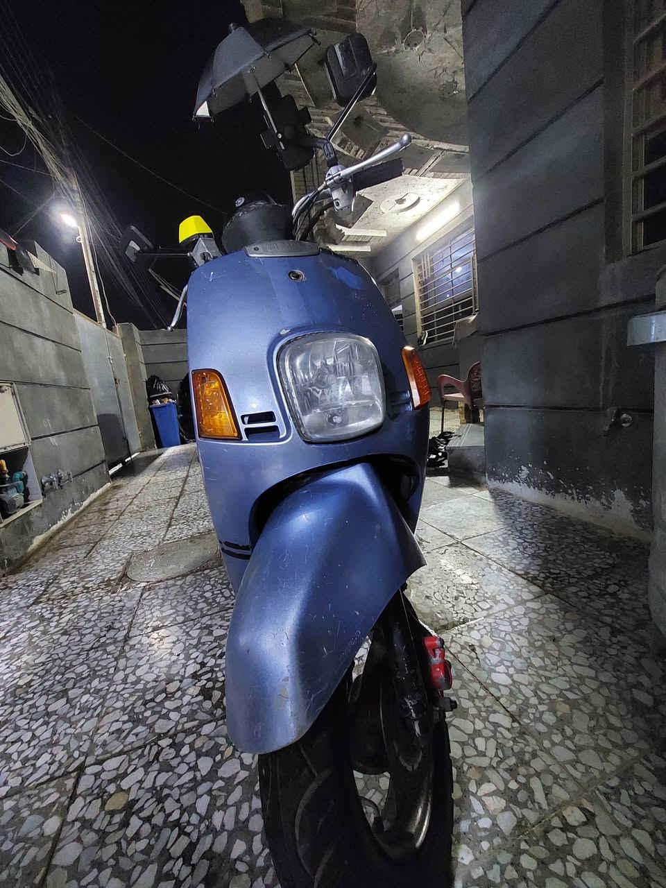 بوليسي كابريتر
مكينة مجفته جديده تجفيت اصلي وين متريد تاخذها 
شلعة تخبللل 
دراجة جاهزة وترايها فدشي 
كهربائيات كلها شغالة 
وباقي الامور كلها مبدلها جدد وعايدها من الصفر 
سلف باتري كهربائيات كلة جديد واذا مو احسن شي بالسوگ مرجوع 
عنواني بغداد حسينية المعامل
***********
