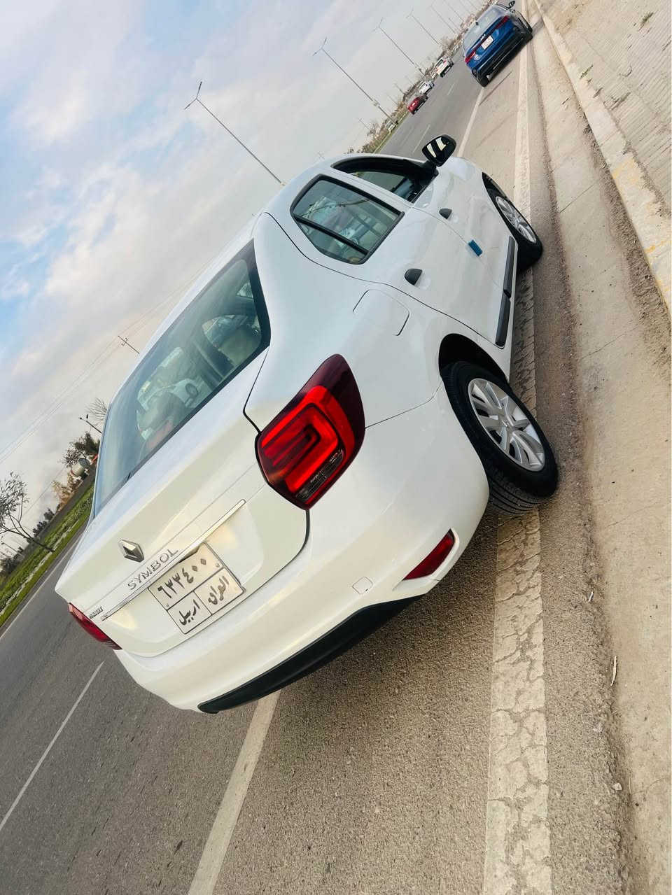 سلام عليكم ملاحظة اني مكلف بنشر
رينو  سنبل الخليجي موديل 2020
سياره مكفوله لاضربة لاصبغ لاتبديل 
ماشي 80 الف كيلو
 السيارة كلش حلوة موس 
حجم المحرك ١٦٠٠  ابشرط مامفتوح
كير اوتماتيك صدر امامي خلفي  كله
 جديد تبريد شغال ثلج تخم تاير جديد كهربائيات كلها شغالة كير مكينة خير من الله سيارة كلش حلوة وجاهزة بدون اي نقص سيارة مال بيت مال جناي سيارة كلش محافظ عليها وبعد احلا من صور سيارة  سعر مناسب 83 شراي  خابر صاحب *********** 
 ‏ملاحظة اني مكلف لنشر ما أجاوب على التعليقات ما متواجد عالفيس شراي خابر وتدلل
مكان سياره كركوك
 وتحياتي للجميع ‏ كركوك, العراق
