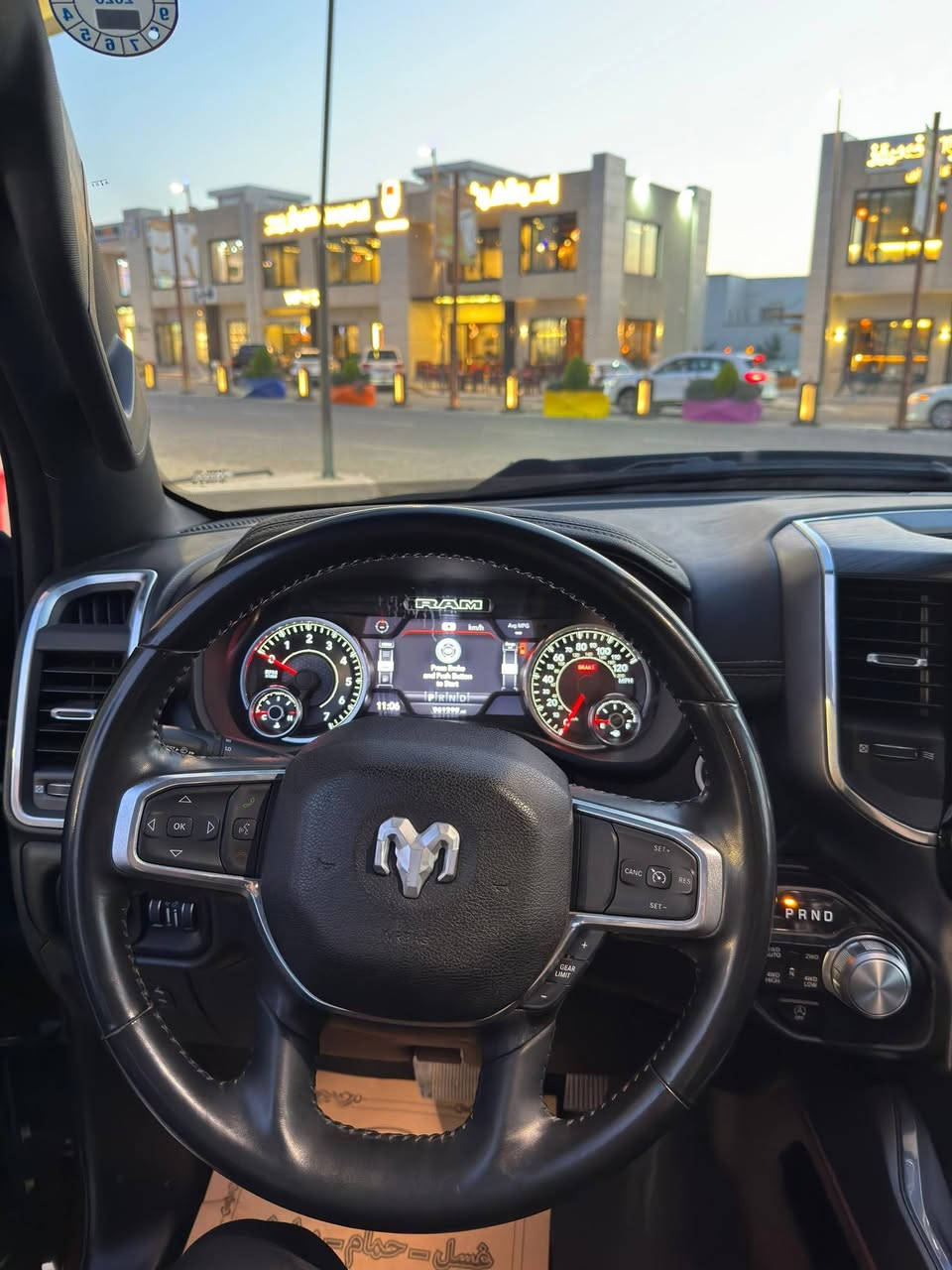 دوج رام لارمي. 1500 RAM  LARAMIE🚀🚀
موديل:2023

رقم أربيل 
المحرك: V8 5.7L ايتورك  
العداد: 61.000mi
-----------
مواصفات لارمي 1/1 
*فور ويل
* رادار امامي مع مانع تصادم. 
* نقطة عمياء 
* المصابيح الأمامية زنون.
* كشافات الضباب زنون. 
* المصابيح الأمامية LED.
* المصابيح الخلفية LED. 
* دخول ذكي (بصمة). 
* تشغيل عن بعد 
* المقاعد كهربائية مع ميموري.
* المقاعد الأمامية تبريد وتدفئة. 
* شاشة كبيرة 12 أنچ تيسلا
* نظام ملاحة نفكيشن GPS.
* حساسات امامية وخلفية.
* مانع تصادم (Emergency Brake)
* مكيف خلفي.
* نظام اطفاء وتشغيل اوتماتيكي.
* مرايا كهربائية جانبية من الكروم قابلة للطي كهربائيا.
* شاحن موبايل لاسلكي (واير ليس).
* الشباك الخلفي كهربائي. 
* المرايا الجانبية تدفئة. 
* باب الصندوق كهربائي.
* امكانية تعديل ارتفاع دواسات البنزين والبريك.
* هاند بريك كهربائي.
* حساسات امامية. 
* حساسات خلفية. 

السيارة وارد امريكي بيها جاملغ وباب عكس السايق ومبدل نفس اللون 
الايرباك راجع سستم 
#السعر $31.000 
يعني 310 ورقة


**إذا كنت صاحب هذا الإعلان وتريد حذفه لأي سبب، رجاءا أرسل رسالة إلى الدعم الفني**