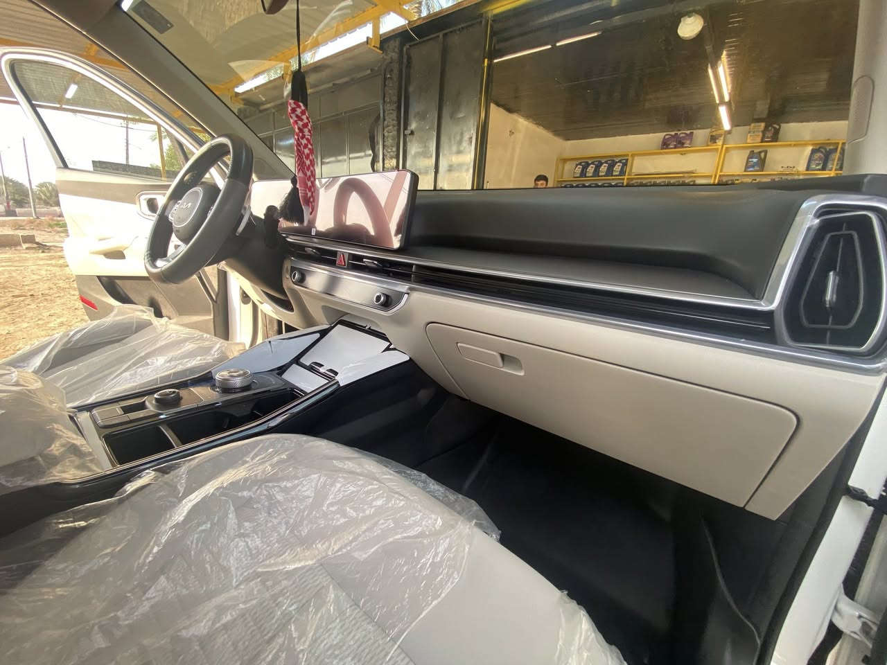 اسلام عليكم
سورنتو 2024للبيع
موصفات
سته سلندر
ويل ١٩
حساسات امامي خلفي
بردات خلفيه
كير ماوس 
تشغيل عن بعد 
مري شفط
شفتات سرعه
ملاحظة:بيه بارد بسيط بل باب الامامي 
السعر:310 وبي مجال بسيط
رقم الهاتف:***********
