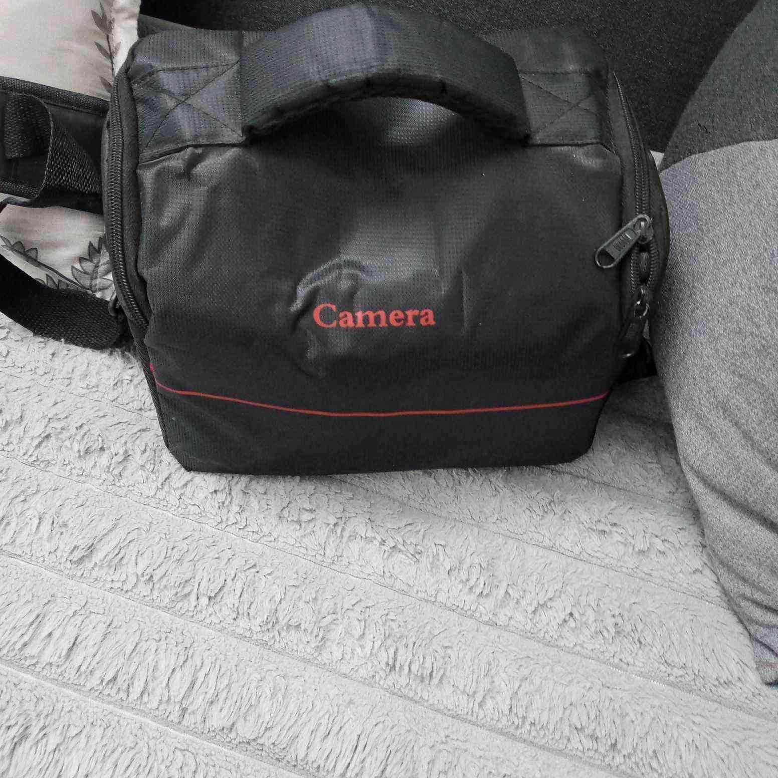 للبيع كاميرا Canon EOS 70D بنظافة ممتازة، الكاميرا جاهزة للاستخدام وتجي مع كامل ملحقاتها الأساسية:
💼 جنطة كاميرا
🔭 ستاند (ترايبود)
📍 الموقع: بغداد - شهداء العبيدي / الثالثة


**إذا كنت صاحب هذا الإعلان وتريد حذفه لأي سبب، رجاءا أرسل رسالة إلى الدعم الفني**