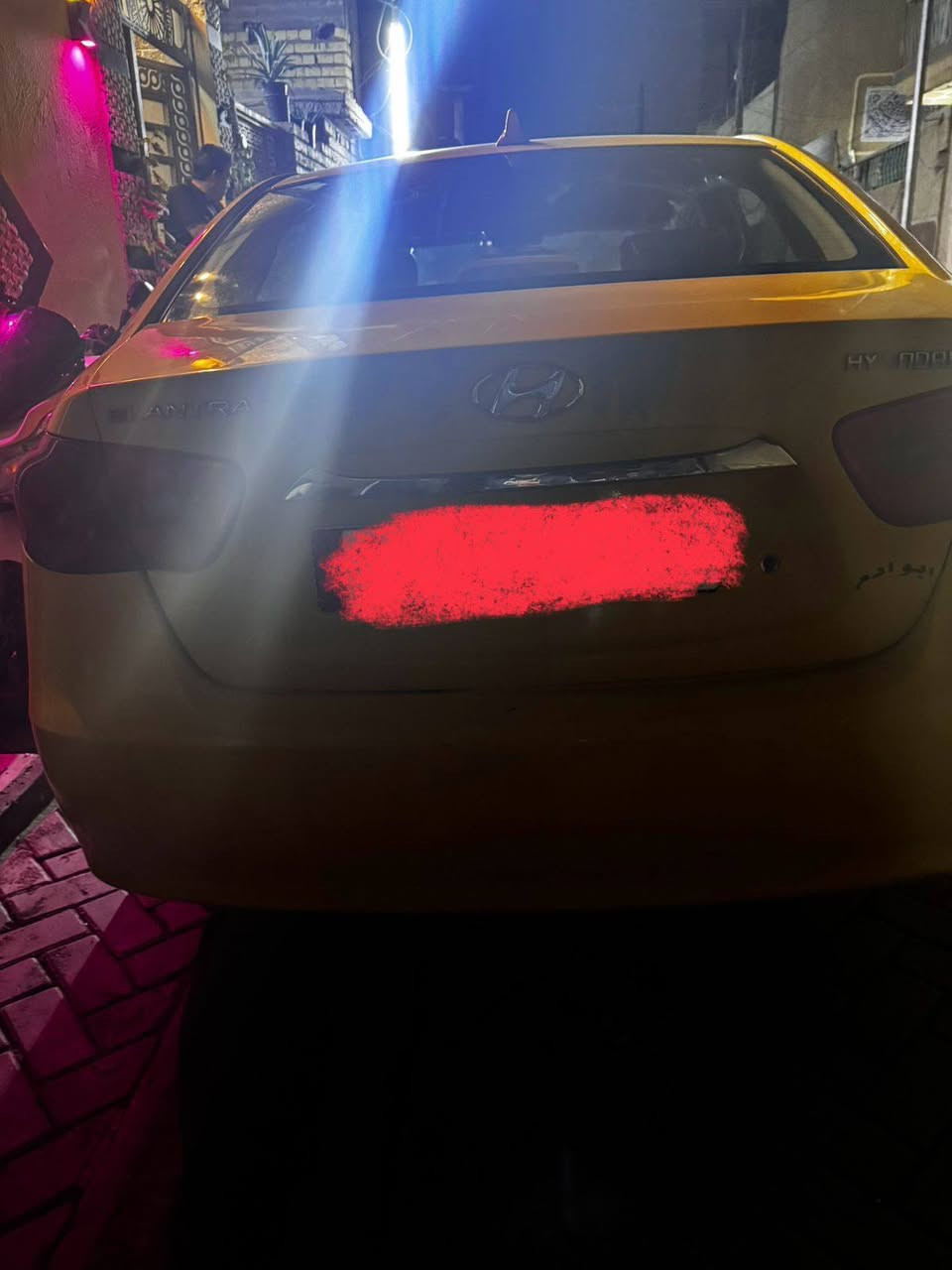 السلام عليكم
النترا هونداي موديل ٢٠١٠

سيارة ايبل واحد عدا البنيد 

هزه جديدة رقم جديد ورقم انكليزي وتتحول ثاني يوم باسمك 

سعر 90 ورقة وبيها مجال

العنوان بغداد مدينة الصدر وللاستفسار اكثر هذا رقمنا ***********
