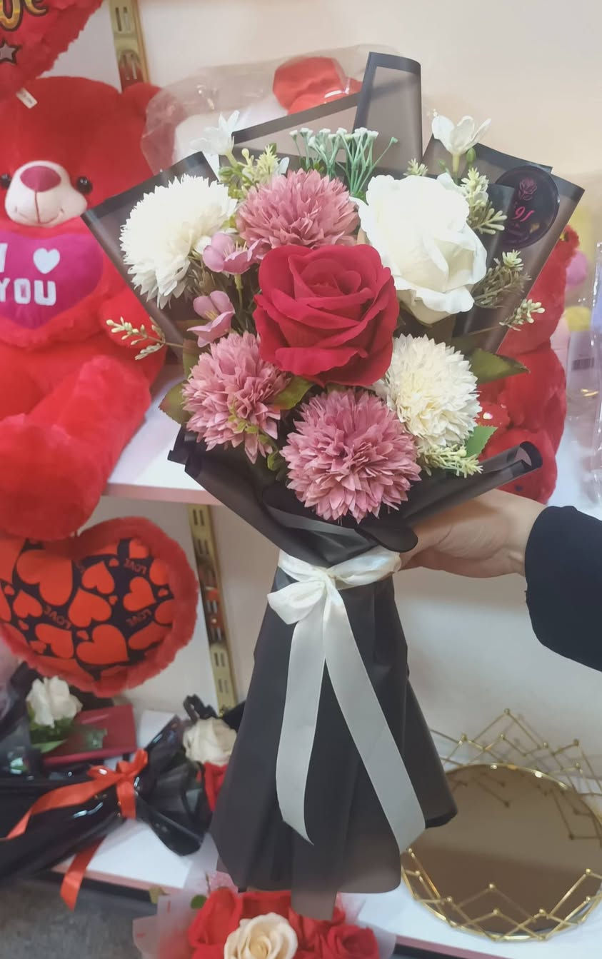 لولا الانثى لاغلق بائع الورد محله 🌷🌷


**إذا كنت صاحب هذا الإعلان وتريد حذفه لأي سبب، رجاءا أرسل رسالة إلى الدعم الفني**