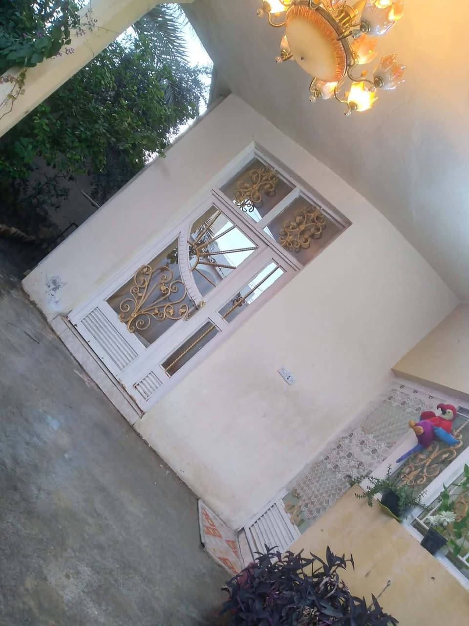 بيت للبيع خانقين بختياري اول قرب الملعب الخماسي ٢٠٠م سيراميك نظيف جدا غرفتين نوم استقبال هول داخلي مطبخ الكاونتر مع البيت سعره ٣٢ وبي مجال هذا رقمي ***********
