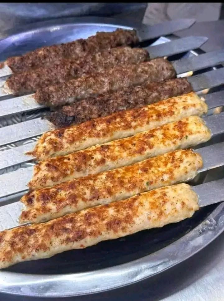السلام عليكم زبائننا الكرام 
مندي دجاج يمني ذبح 
كباب دجاج وكباب لحم 
معلاك 
دجاج شوي ذبح ومجمد 
سمك مسكوف مشوي وكامل


**إذا كنت صاحب هذا الإعلان وتريد حذفه لأي سبب، رجاءا أرسل رسالة إلى الدعم الفني**