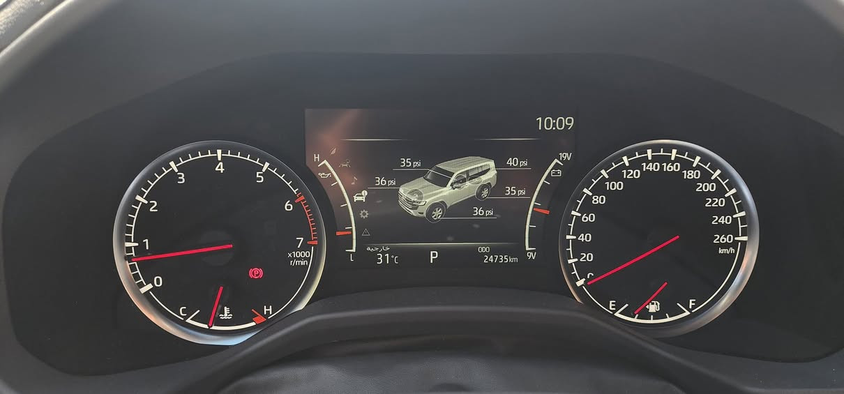 سبع شدات وبيها مجال
Vx limited
رادارات أمامي خلفي
حساسات أمامي وخلفي
اربع كامرات 360 درجة
تبريد وتدفئة مقاعد
شاشة ديجيتال
مرايا تعتيم ذاتي ضد الانوار العالية
وباقي مواصفات الvx المعروفة
السياره مغلفه ppf
***********
