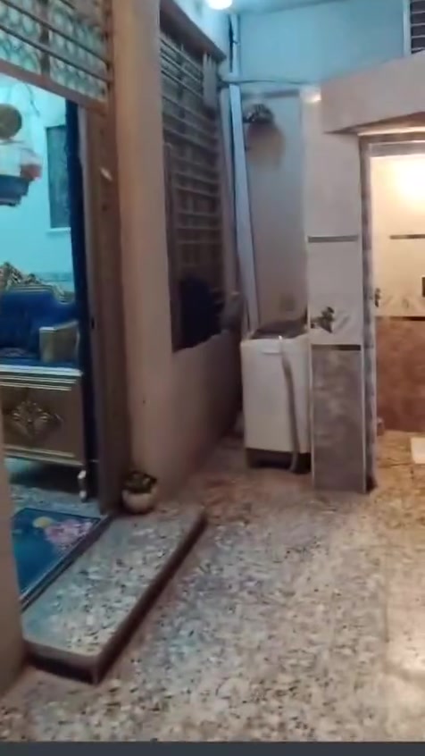 سلام عليكم بيت البيع مساحه 100 متر مربع العنوان شارع ابو الدهن ثالث فرع على ايدك الايمنه الييت طابق واحد البناء طابوك البيت جديد السعر 100 ملبون وبي مجال والبيت مابي اي نقص الاستفسار على الرقم ***********
