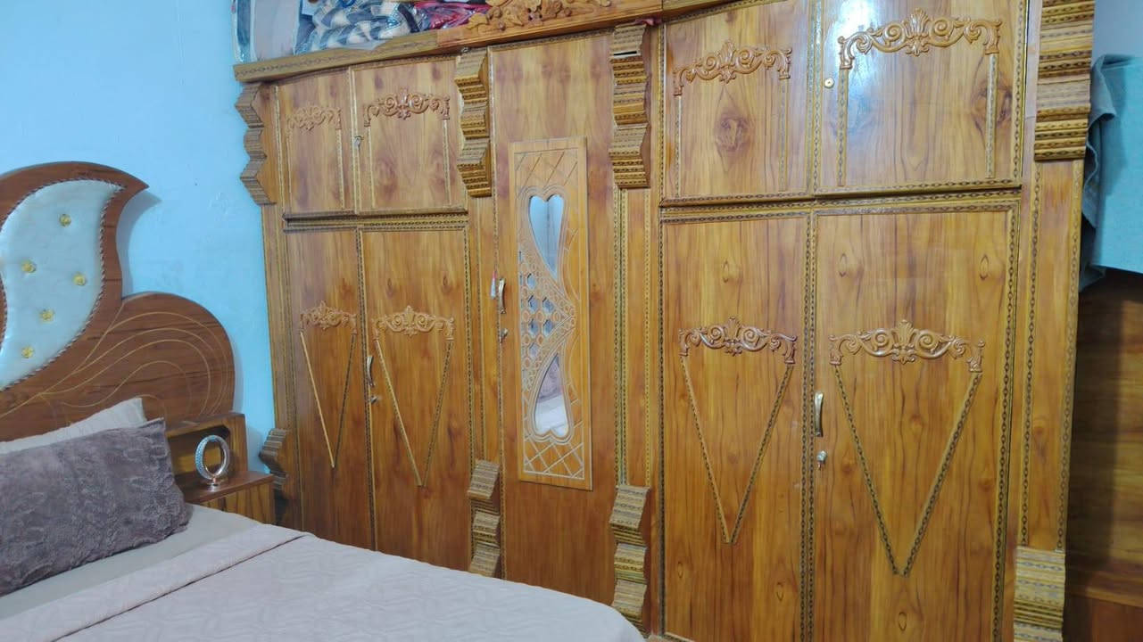 السلام عليكم ورحمة عندي غرفه عراقيه للبيع استعمال سنه وحده فقط نظيفه جدا سبب البيع المكان صغير وعدي بناء مكاني كربلاء الحر السعر ٥٥٠ الف


**إذا كنت صاحب هذا الإعلان وتريد حذفه لأي سبب، رجاءا أرسل رسالة إلى الدعم الفني**