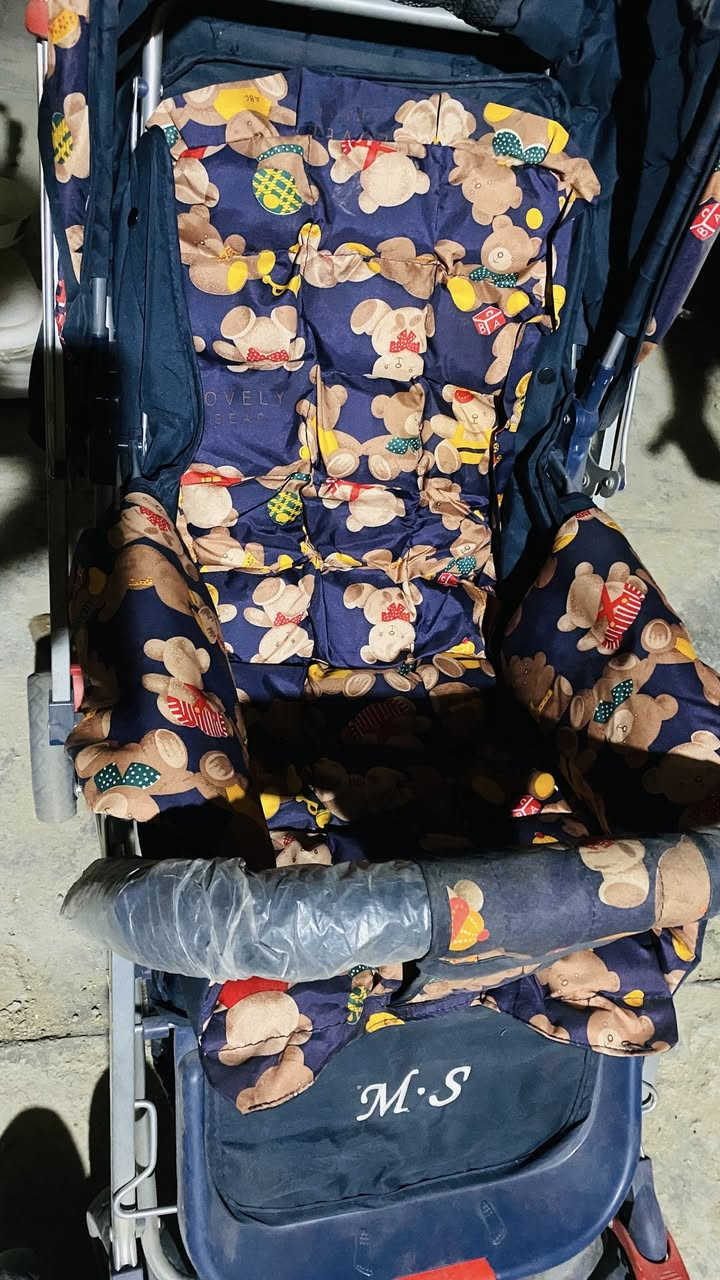 سلام عليكم عندي عربانه جبيره مال أطفال جديده مامسعمله ولا مره للبيع خاص الاستفسار ***********
