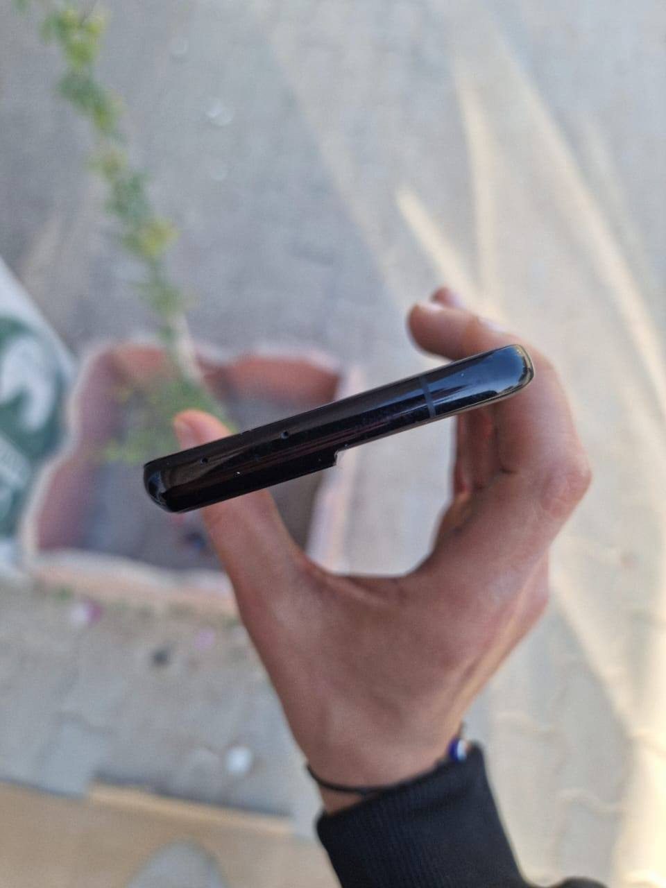 كلكسي s21 الترا فايف جي 
نسخة يابانية اصلية
ذاكرة ٢٥٦ 
محدث اخر اصدار اندرويد ١٥ 
رام ١٢ + ٨ 
جهاز مستخدم قليل نظيف 
الجهاز مبدل فقط ظهر اصلي 
الجهاز ما بي اي عطل كله شغال و نظيف 
ملحقات الجهاز فقط الكارتون الاصلي 
الجهاز للبيع او المراوس 
السعر ٣٦٥ الف 
البصرة السراجي البصرة, العراق


**إذا كنت صاحب هذا الإعلان وتريد حذفه لأي سبب، رجاءا أرسل رسالة إلى الدعم الفني**