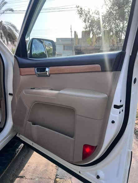 السلام عليكم سيارة للبيع فول مواصفات رقم بغداد انكليزي مميز السيارة هزة جديدة اباسمي 
مكانه بغداد حي العامل سعره 155 وبيه مجال للشراي ويدلل 
السيارة خليجية وليسة وارد 
رقمي 
***********
***********
