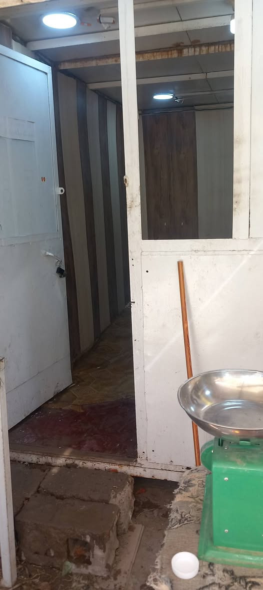 كرفان للبيع بسعر مناسب جدا القياسات 2×3 الكرفان مغلف مِن الداخل المكان بغداد الكرغوليه السعر ٤٥٠ الف رقم الهاتف ***********
