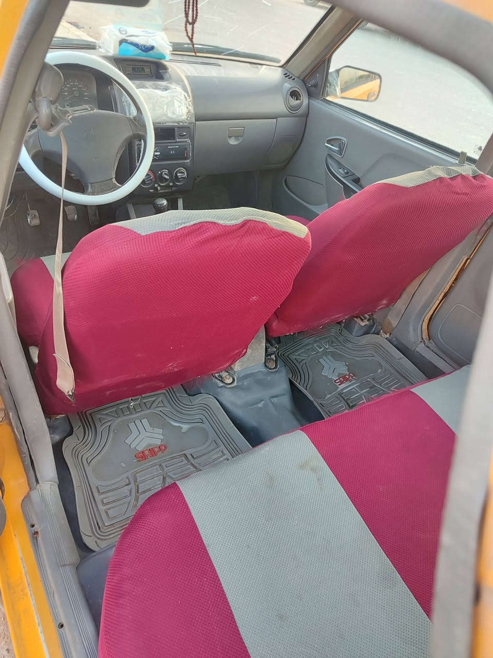 السلام عليكم سايبه موديل 14 رقم بغداد سياره حلوه كير ومحرك جديد شرط كهربائيات كلها شغاله تخم تاير جديد واحلى من الصورة سياره مال جناي بيها فقط الجاملغ بصفحه السايق مبدل وشواصي حلوات  سنويه لل29 تحويل ثاني يوم عنواني ديوانيه السعر 31 وبيها مجال كلش بصيط الرقم ***********
