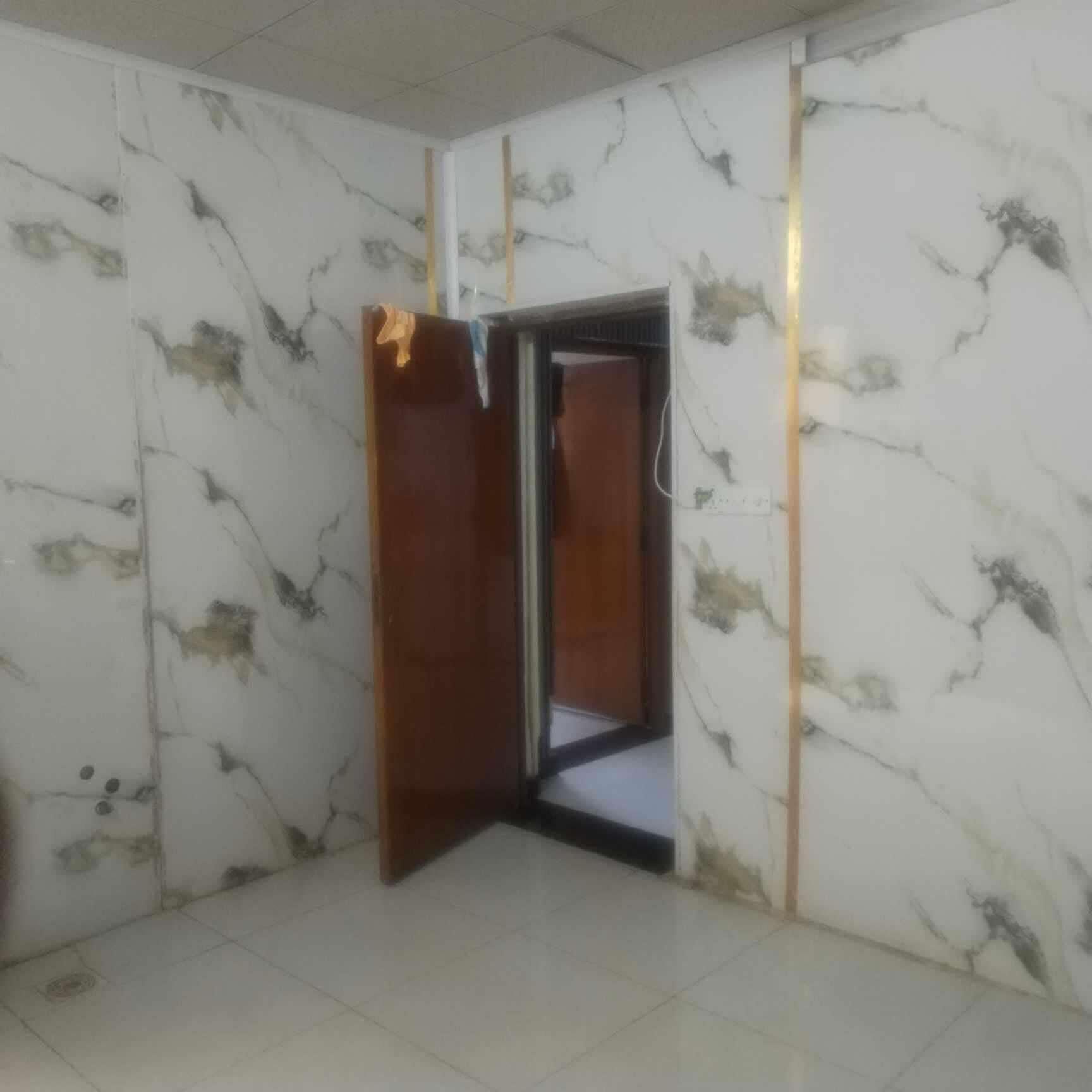 🏡 للبيع بيت مميز في حي المهندسين
 المساحة: 200 متر 
الطابق: طابق ونصف 
🔹 يحتوي على 3 غرف نوم (2 في الطابق الأرضي و1 في الطابق العلوي) 
🔹 استقبال واسع + صالتين + مطبخ 
🔹 البيت نظيف جداً كما هو موضح في الصور 
💰 السعر المطلوب: 250 مليون دينار عراقي 
📑 مطلوب للمصرف العقاري: 88 مليون دينار 📞 للتواصل: ***********
