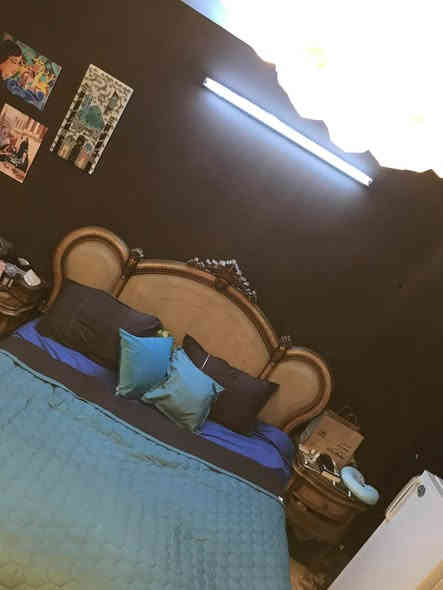 غرفه ماليزي للبيع السعر مليون ونص 
المكان بغداد الزعفرانيه  التواصل ع رقم واتساب ***********
