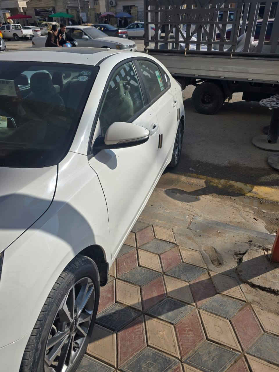 كيا سيراتو ٢٠٢٢ رقم اربيل تريد وكاله تريد تحويل  بيها صبغ بالدوسه ماشيه ٨٠ الف فول عده البصمه محرك ١٦٠٠ عنواني ناصريه
سعرها ١٦٥ وبيها مجال بسيط
***********
