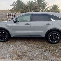 كيا سورنتو وارد أمريكي موديل 2024 لون اسمنتي مميز بدون رقم ضرر موضح با...