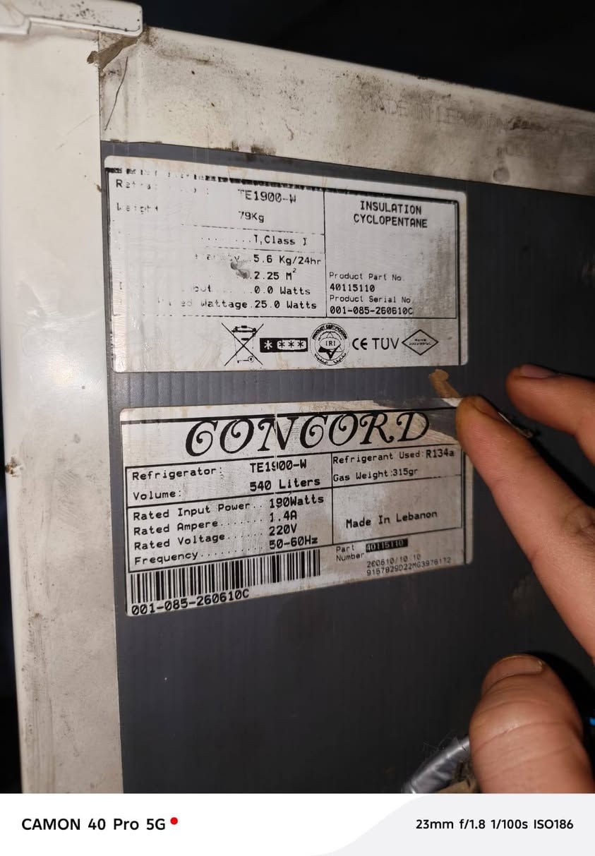 السلام عليكم الثلاجه للبيع
حجم 24 فول نظافه تبريد وثلج 
السعر 140 مكاني حي الحدباء التواصل عبر الرقم ***********
