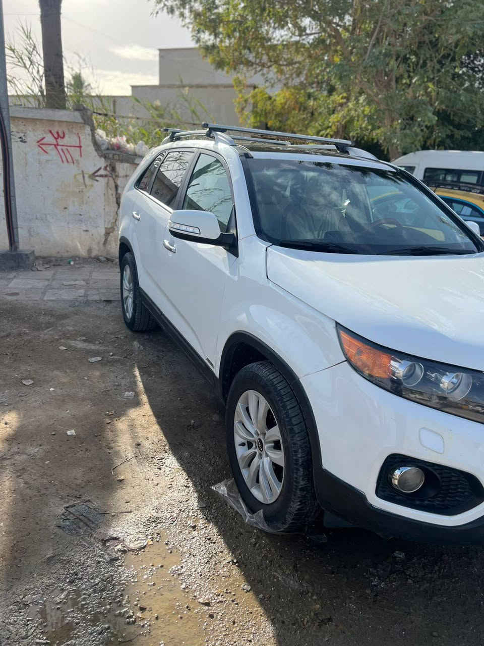 كيا سورنتو2012
رقم بغداد دولي بأسمي هزه جديده سنويه مجدده
فول مواصفات كويتي
بصمه
بنراما
داخل جلد قرميدي
كشن كهربائي
تحكم ستيرن
شاشه تاب اصليه +كامره خلفيه
حساس خلفي 
اشاير بالمري
زراك لايت
تبريد لمس
7راكب +3قطع تبريد
دفع رباعي
كروس سرعه
منضومة زنون اصليه
السياره جاهزه عل آخر حبايه حداديه تخم تاير باتري جديد
كير مكينه جاهزات  السياره مال جناي وجاهزه (ضررالسياره صبغ حزام ) لامتجايه ولامكلوبه بيها ضربه جانبيه جهة الصدر ونصبغت حزام عل اثره -العنوان بابل الكفل السعر127🔴 وبيها مجال
‏‪***********‬‏ للأتصال
