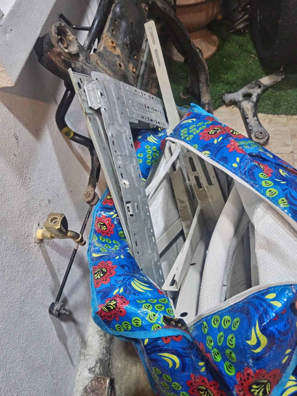 سبالت عدد 3 
2منهن طن ونص وانفيرتر 
ولثالث طنين تواصل واتساب 
***********
ابو احمد
