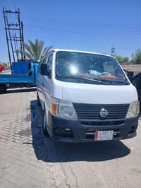 نيسان يورفان ناصيه للبيع موديل 2009 بيه صبغ بل البجم والباقي كفاله محر...