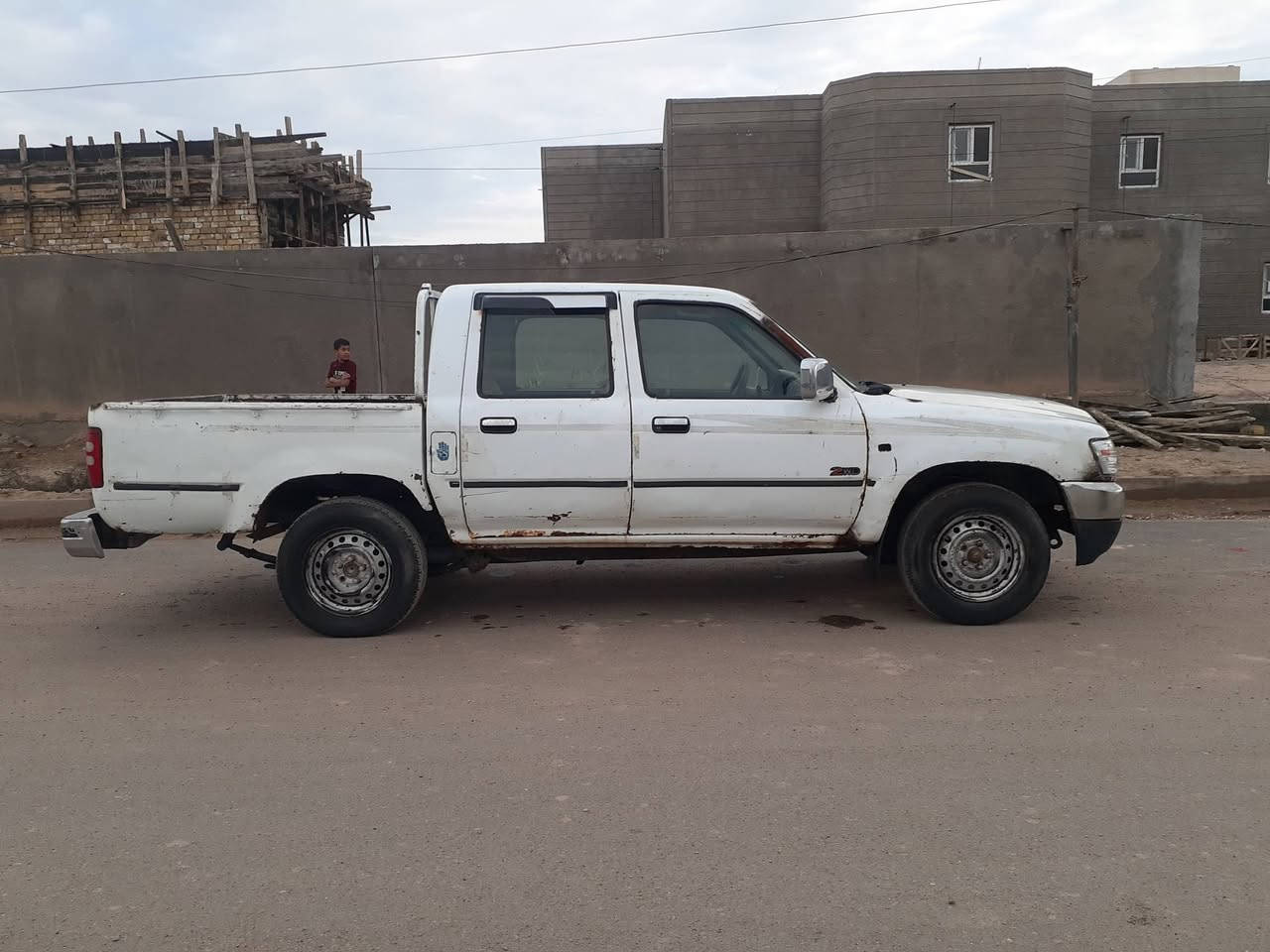 السلام عليكم سياره صيني ٢٠٠٦ رقم بغداد تحويل تبريد شغال بيها نواقص قليله كلش السعر ٣٠ وبيها مجال مكان السياره ذي قار الفجر اتصال *********** او ***********
