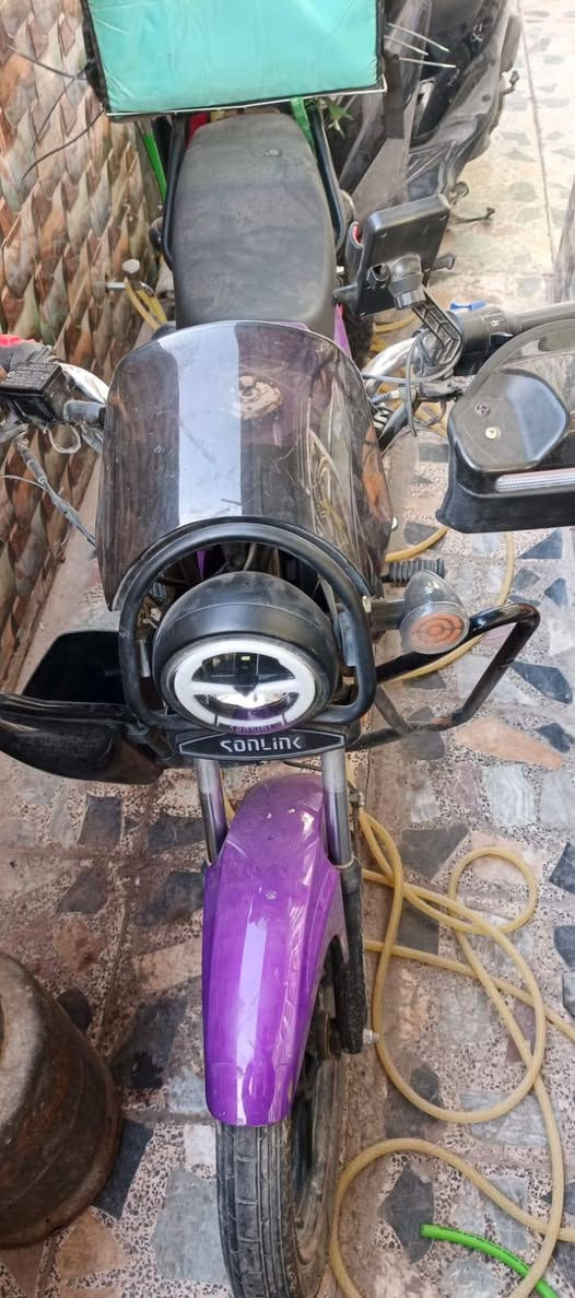 السلام عليكم
للبيع 5 كير كفالة صار الها 20 يوم من نزلت من الرمبة 
اتصل وتدلل 
***********
