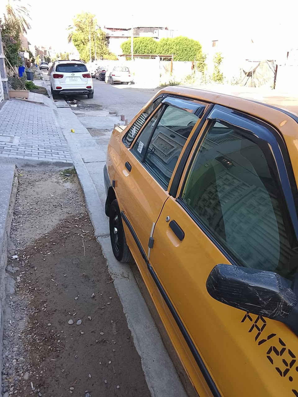 السلام عليكم سايبا للبيع موديل 11 رقم بغداد انكليزي مصفرة هيئة وغرامة مكينة وكير كفالة الشواصي كلش نضيفات التبريد شغال الكهربائيات  عام كلها شغاله دوشمة جديدة الصدر جديد السيارة لا ضربه ولا صبغ ولا تبديل السعر 25 بغداد الوزيرية ***********
