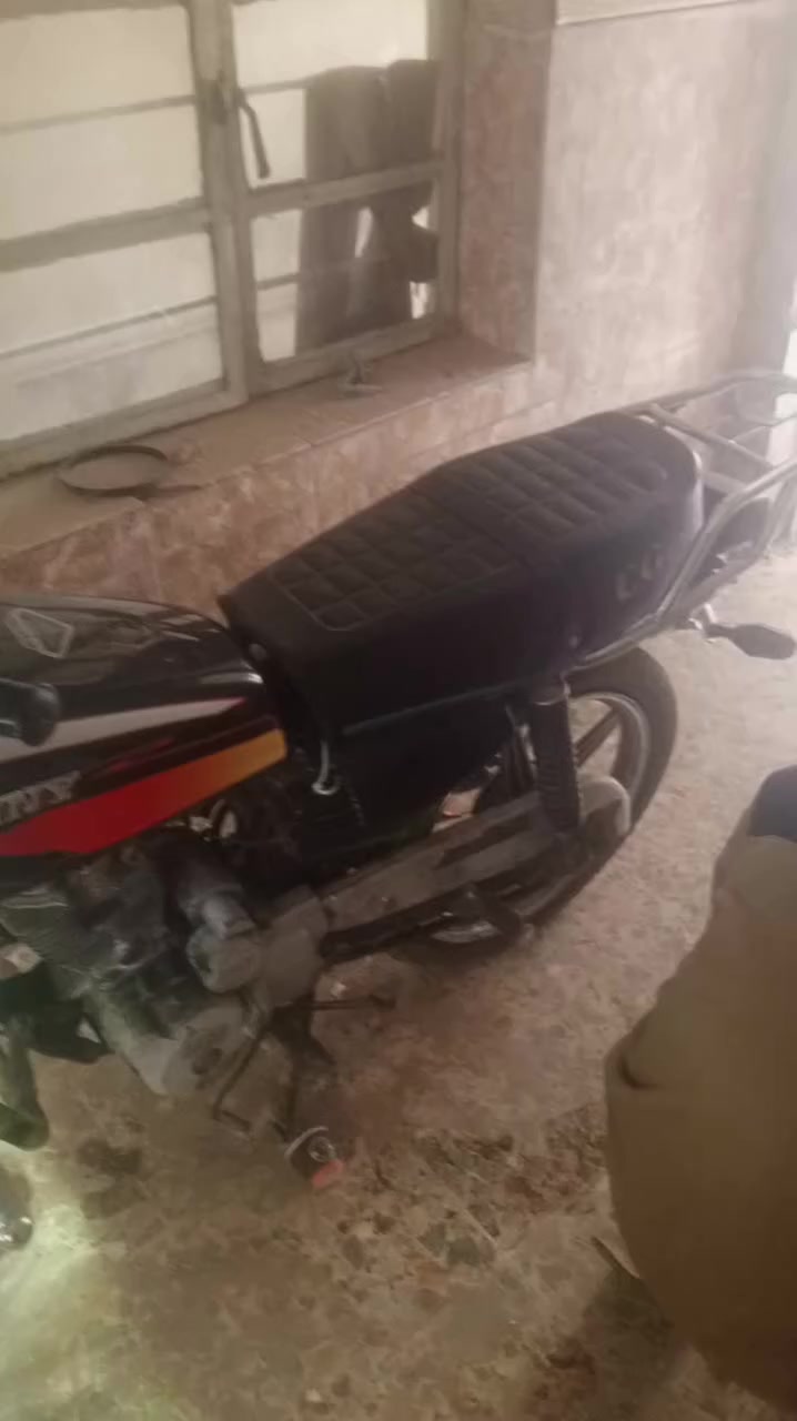 ايراني 5 كير بدون أوراق اكفلك سرقه وعشاير 
سعر 350 وبيها مجال


**إذا كنت صاحب هذا الإعلان وتريد حذفه لأي سبب، رجاءا أرسل رسالة إلى الدعم الفني**