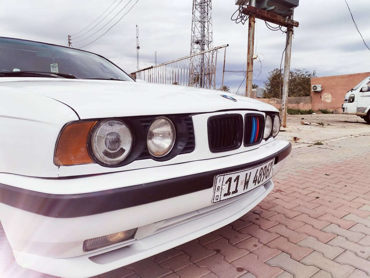 السلام عليكم بي ام 525 كير محرك صدر تخم تاير مشروع وطني رقم بغداد تحويل مباشر السياره بأسمى هزه جديده سنويه ل٣١ المكان بغداد السعر ٥٥ وبيها مجال رقم الهاتف ***********  ***********
