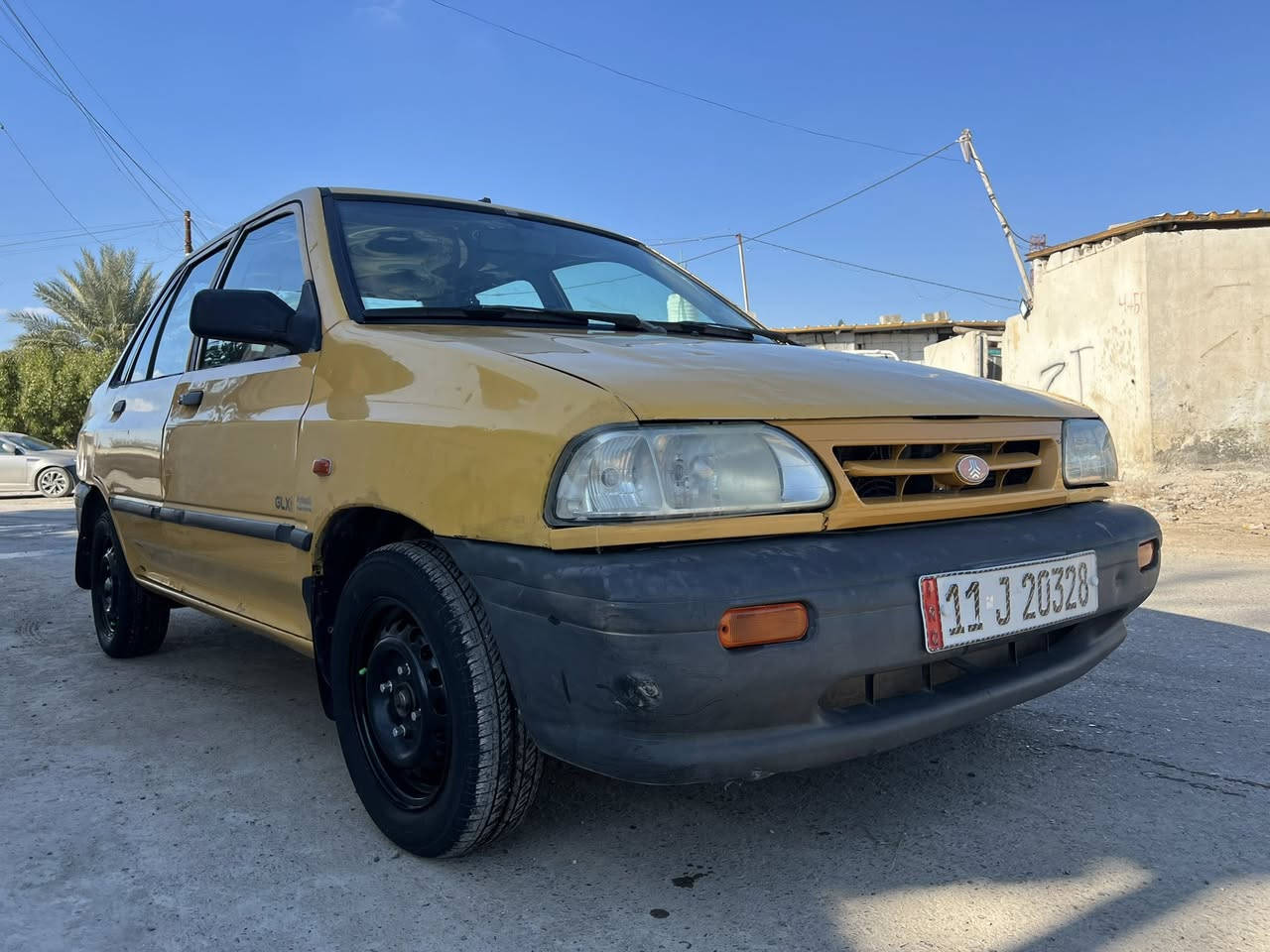 السلام عليكم سايبه مديل كير مكينه خير من الله شوااصي نضاف  صدر امامي خلفي تخم تاير كهربائيات شغاله سياره متعوب عليهه هيه غرامه مصفره  السعر ٢٦وبيهه مجال بصيط العنوان التاجيات قرب المرور الهاتف ***********
