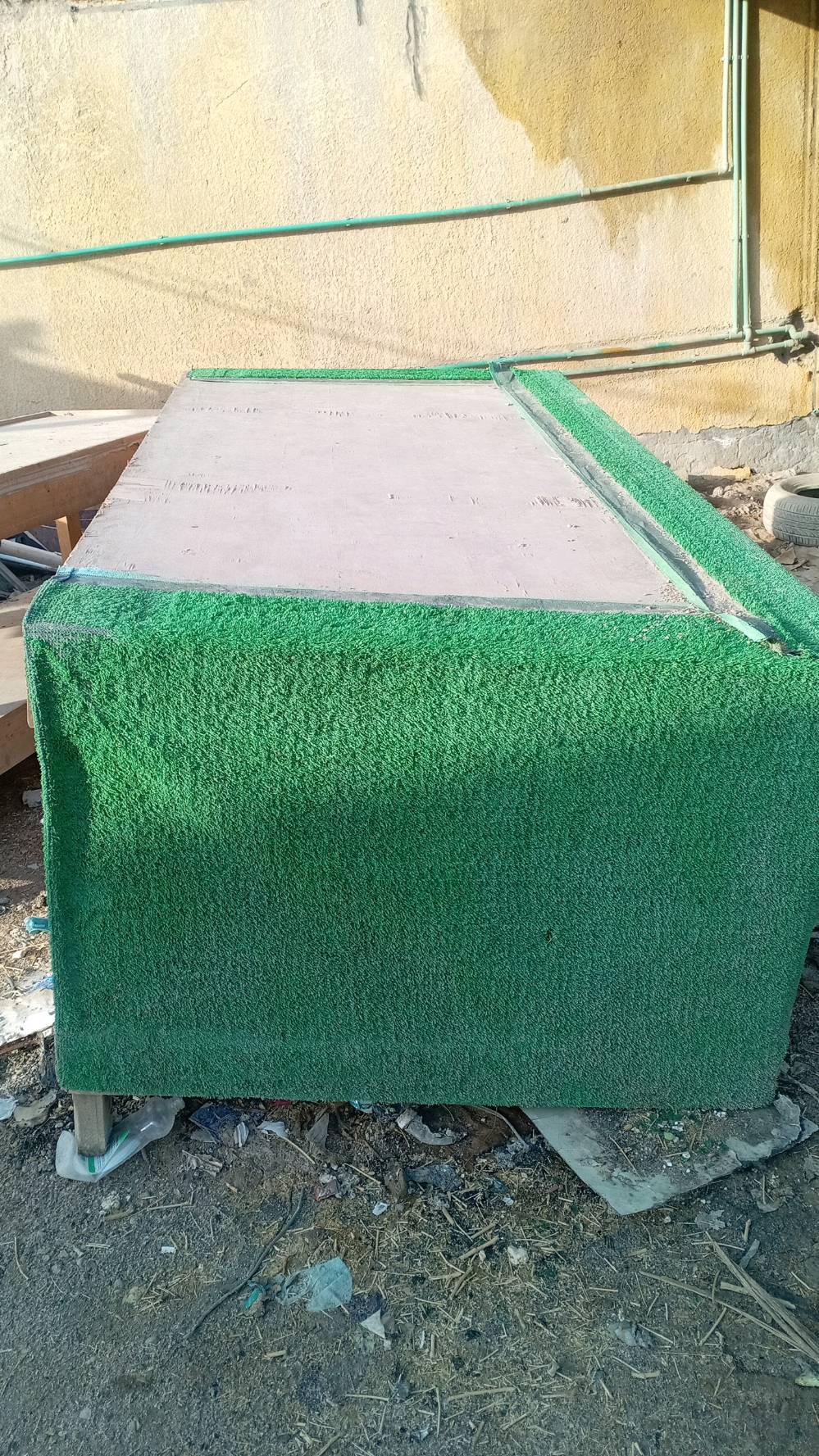 للبيع معدات مخبز مستعملة وتشمل طاولة عمل مغلفة بالموكيت الصناعي، مروحة تهوية ذات حجم كبير، وعجانة للخَبز. 

المعدات بحالة جيدة وتحتاج لتنظيف بسيط. تُستخدم لعمليات الخَبز وتحضير العجين، مثالية للاستخدام في المخابز والمحلات التجارية. 

السعر مناسب وقابل للتفاوض.