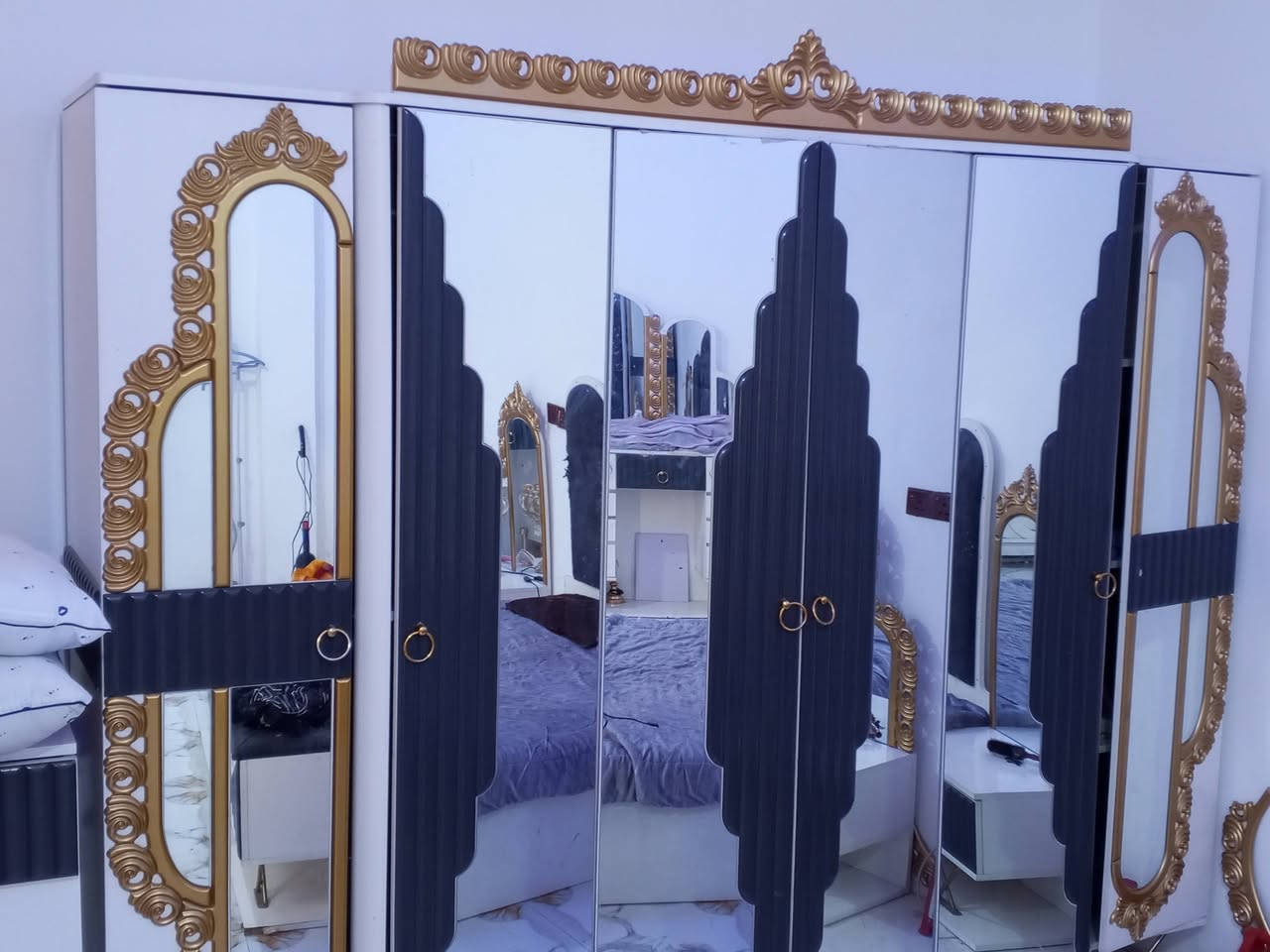 سلام عليكم غرفه نظيفة 7 قطع للبيع
اي استفسار خاص او اتصال ***********
