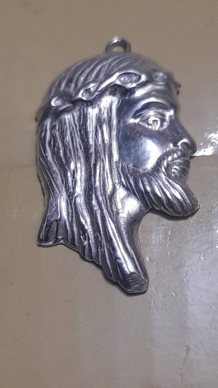 شغل قديم يجسد رأس السيد المسيح عليه السلام فضه خالص السعر ٦٠ الف يتوفر توصيل شركه


**إذا كنت صاحب هذا الإعلان وتريد حذفه لأي سبب، رجاءا أرسل رسالة إلى الدعم الفني**