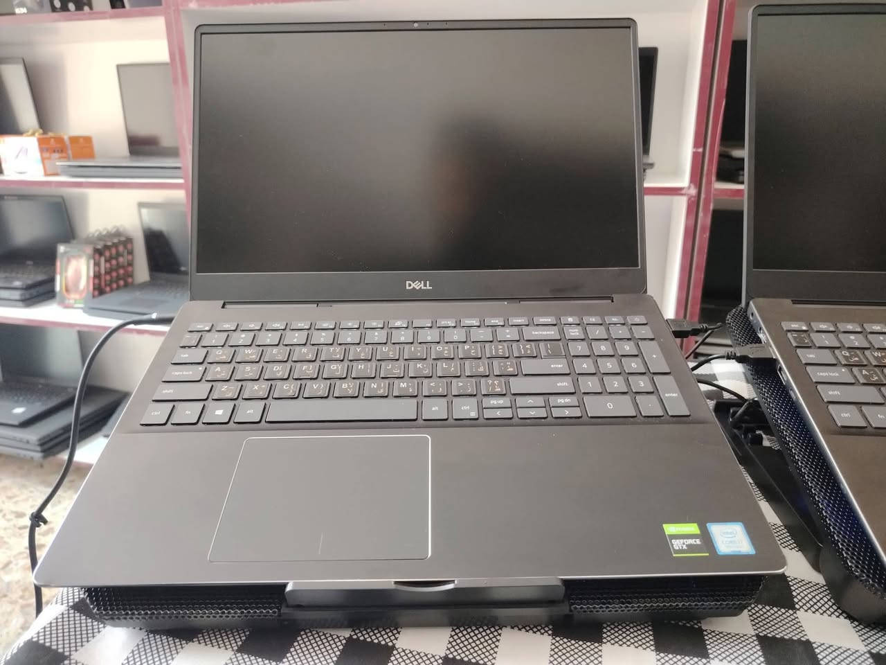 لابتوب Dell Vostro 7590
⚜️ المواصفات:
⚜️ المعالج: Core i7 — الجيل التاسع — فئة H
⚜️ الرام: 16 كيكا
⚜️ الهارد: 512 كيكا SSD
⚜️ كرت شاشة خارجي: NVIDIA GeForce GTX 1650 — 4 كيكا
⚜️ حجم الشاشة: 15.6″ — دقّة FHD
⚜️ الكيبورد: ستيكر ضوئي
🎁 الهدايا والملحقات:
• حقيبة لابتوب
• شاحن لابتوب
• ماوس
• ماوس باد
• تغليف احترافي (داخل كرتونة)
🛡️ الضمان والخدمات:
• فحص اللابتوب و مقارنة المواصفات و النضافة قبل الاستلام عند المندوب.
• ضمان أسبوع كامل بعد الاستلام.
• تنصيب ويندوز حسب الطلب مع جميع البرامج الأساسية و Office مثبتة.
🚚 التوصيل: التوصيل متوفر إلى جميع محافظات العراق
📞 للحجز أو الاستفسار (متوفر واتساب):***********
📌 موقّعنا: بغداد الامين الثانية
💰 السعر: 650,000 دينار عراقي
