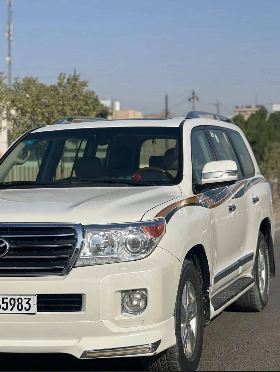 السلام عليكم جميعاً لاندكروزر موديل ٢٠١٥ للبيع رقم بغداد دولي باسمي السعر ٣٥٥ثلاث دفاتر وخمسه َوخمسين وبيها مجال بسيط فول مواصفات وسونارها بالمنشور للاستفسار الاتصال على الرقم ***********
