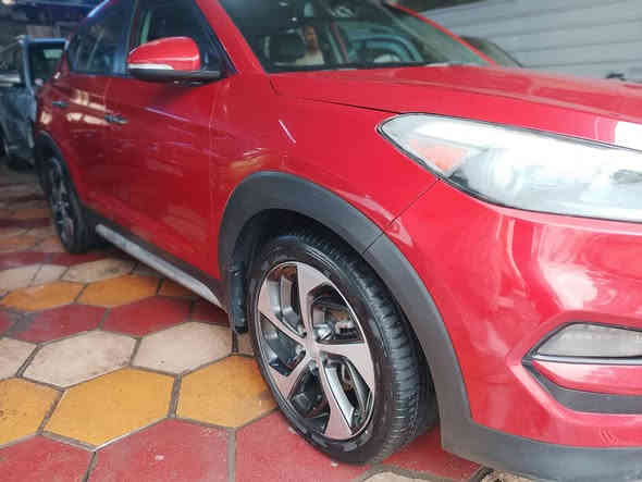 ...السلام عليكم
توسان موديل 18 فول مواصفات سياره 1/1
ورد مريكي الحادث جملغ بنبد بدون دوخل سونار موجود بل 
كير محرك تبريد مكينه كفاله عامه 
تخم تاير شواصي مكفولات بلادي 
دوخل نظيفه سياره حلو معنا الكمله بل 
فول مواصفات سياره 
1/1
رقم بغداد نكليزي سنويا جديد هزه جديد تحويل ثاني يوم 
سعار سياره 145بي مجال شي بسيط 
العنوان بغداد بلديات نتصل وتدلل 
***********
