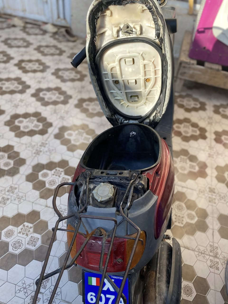 السلام عليكم  دراجه منغولي كلش نضيفه مابيهه عطلات  ناقصه قفل جنطه وبرده ودشلي مال سلف  مفتوحه مره وحده  كشن وكفرات نضيفه للستفسار *********** كربلاء حي القادسيه  السعر ٤٥٠ وبيهه مجال قليل
