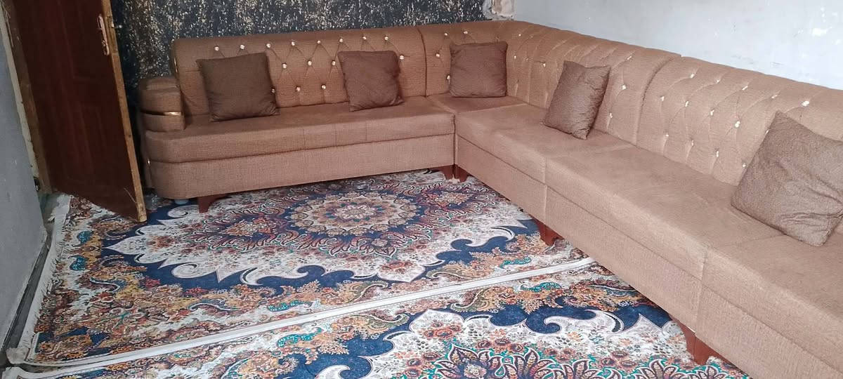 سلام عليكم غراض بيت للبيع كاونتر سعرة 120الف 3 قطع تخم 10 مقاعد 190 الف  رقمي ***********

