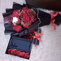 اخوان كلاكسي ٢٥ الترا  مستخدم اسبوع واحد اشتريته هديه ورادوا الايفون  ...