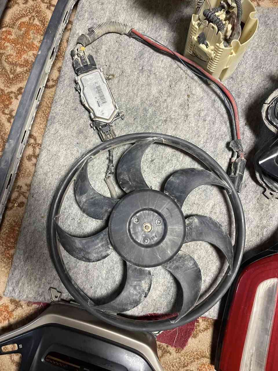 السلام عليكم ورحمة الله وبركاته رمضان كريم عليكم جميعاً 
من رخصة الادمن المحترم
عندي ادوات جيب بزون موديل 18 كلهن شغالات مثل ما موضح بل صورة السعر قيم وخذ 
موبايل *********** كربلاء
