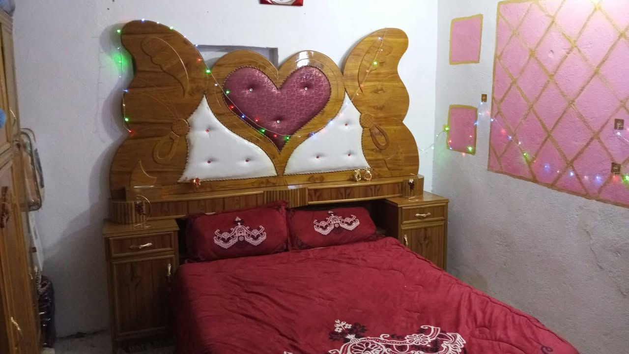 السلام عليكم بيت البيع ميسان منطقه الماجديه شارع الجامع مساحته 57 متر بناء قاطين يحتوي على 3 غرف وستقبال وصحيات ومطبخ سعره 65
للأستفسار ***********
*********** تصال او تساب
