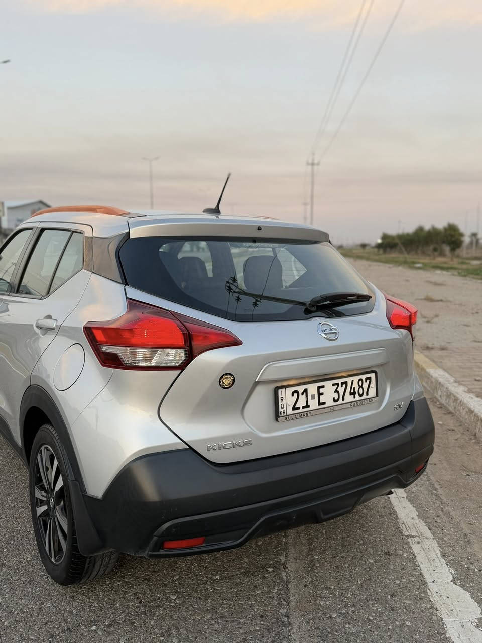 سلام عليكم نيسان كيكس
موديل 2019 مواصفات SV
شاش كامير 
عداد الكتروني 
كير محرك بشرط 
اربع طايرات جديد
ويل كروم 
سنوية هز رقم ژينكة جديد 
شرط تحويل والغرامات 
بيها كوبون بانزين 
سيارا حاهز بدون اي نقص 
ماشي 40 مايل 
كهربائيت كل شغال 
مكانه كركوك 
سعر 126$  بيها محال 
للستفسار زايد ***********
