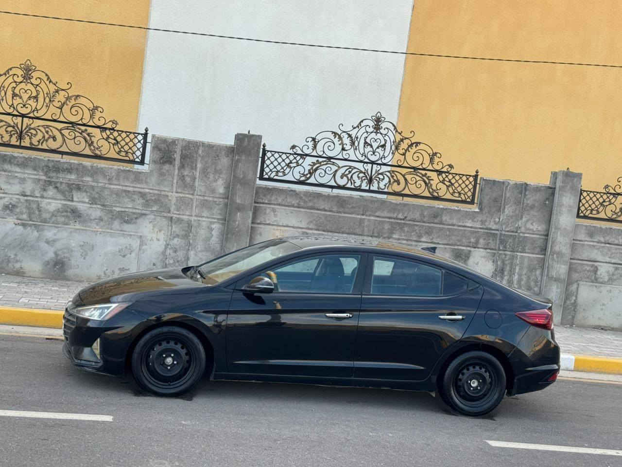 انتره موديل 2019وارد امريكي حادثه جاملق وبنيد بدون دواخل وباقي سياره كفاله من ضربه وتبديل بيه ثلاث قطع كلير فقط وباقي سياره كفاله من ضربه وتبديل بيه وصبق سعره 112وبيه مجال رقم هاتف ***********موصفات سياره شاشه كامره خلفيه مثبت سرعه تحكم استيرن شاير بل مري تدفئه تبريد بل كشنات تدفئه بل ستيرن رادارات بل مري حساسات ماميه خلفيه محرك 2000دوش محرك وكير مكفولات حداديه تخم تاير جديدات مكان سياره كربلاء مكلف بل نشر كربلاء, العراق
