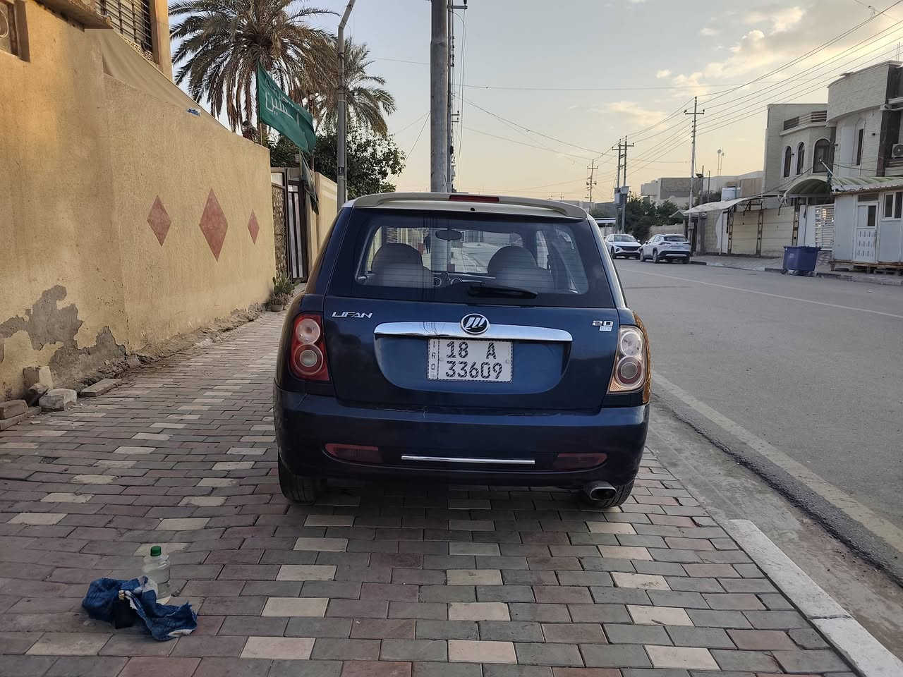 ليفان 320 السياره نضيفه عدا الجاملغ الخلفي السياره موديل 2013 رايدها ب٣٦ وبيها مجال
***********
