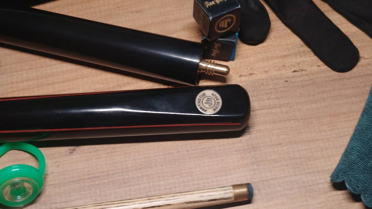 كيو سنوكر جاين ينق  للهواة والمحترفين 💪🏾
تب جديد جلد طبقة وحده 

بـــــــات خشــــب اســــود 🎱
مطعم خشب صندل احمر 🪵⭕

شفت خشب قيقب متين 🪵⛓‍💥
عدالة موس شرط الفحص

الملحقات:
1- اكستنشن(تطوالة) 

2-چوك جاين ينق اصلي 

3-جنطه دفترية مبطنه نظافة 90% مختمه جاين ينق 

4-وصلة كيوب جاين ينق اصلية

5-چــف قماش درجة اولى 

6- تعلاگة شفت (تعلگ الكيوب باللوكر اذا عندك لوكر)  

توصيل متوفر لكل محافظات العراق 🚘🚘

والسعر مناسب الاستفسار خاص حصراً 🤍


**إذا كنت صاحب هذا الإعلان وتريد حذفه لأي سبب، رجاءا أرسل رسالة إلى الدعم الفني**