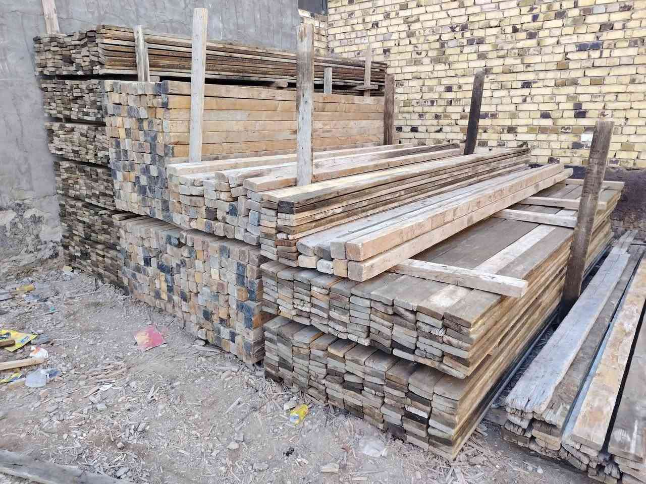 للبيع قالب خشب روسي نظيف
عدد 28 مكعب
عنوان سيد دخيل المركز
اتصال هاتف ***********
