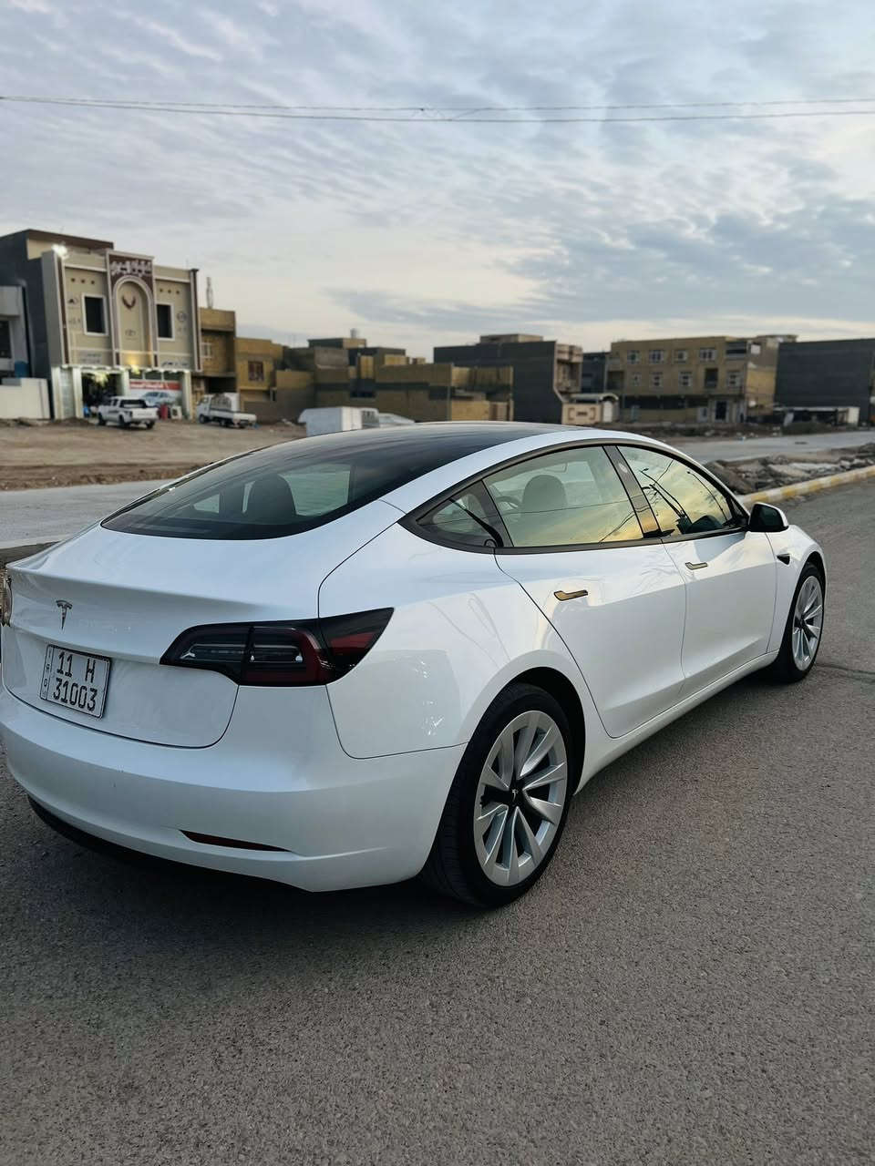 تسلا مودل 3  موديل 23
حادثه بيه جاملغ وربع الباب سايق 

ماشيه ٣٧ميل 
سياره تك ماطور

مكان سياره كوت 

السعر 155 وبيه مجال

واتساب :***********
