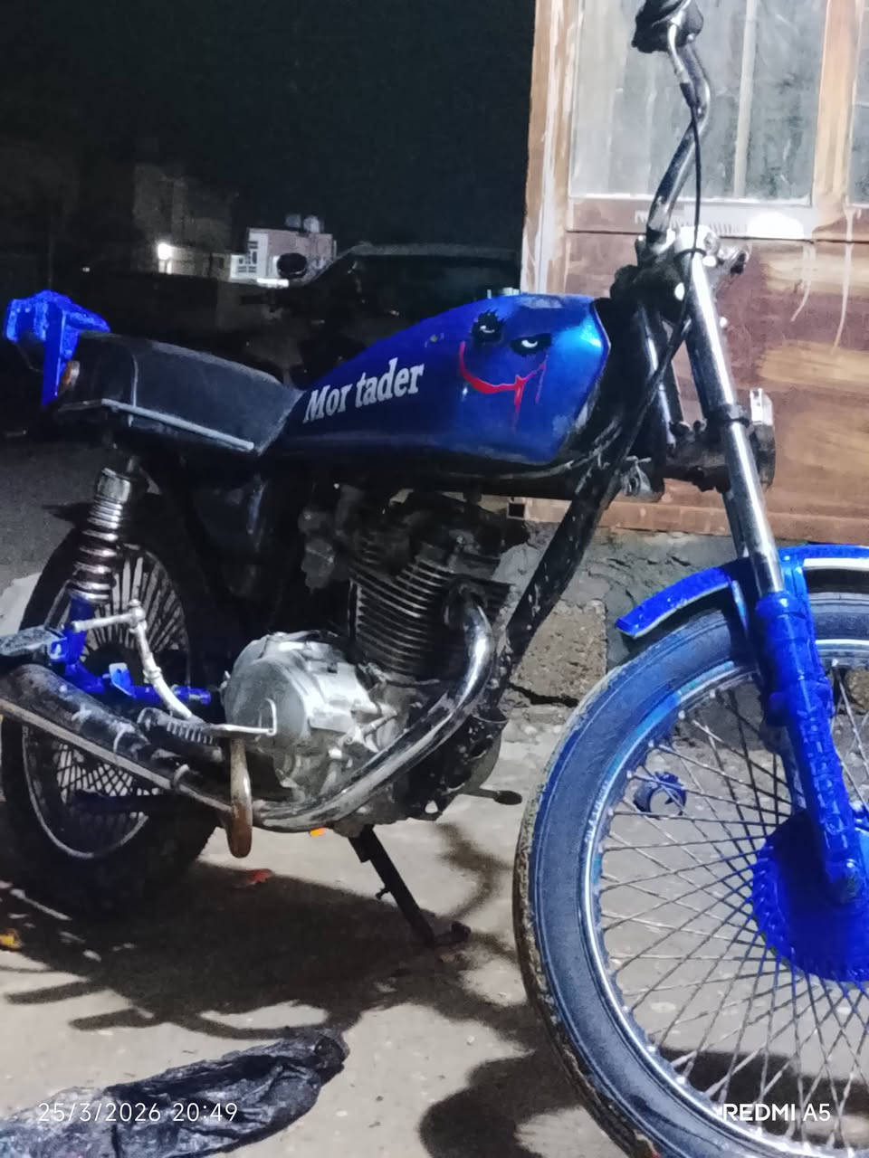 سلام عليكم شباب دراجة 🚲 تايكر لبيع موديل 2017 كلك كلك كلك مراوس هم عادي حسب القناعة معدل خير من الله السعر 325 او مجال مكاني ديالئ بعقوبة تقاطع اللسادة متواجد فيس رقم 📱 *********** الدراجة حلوة نضيفة
