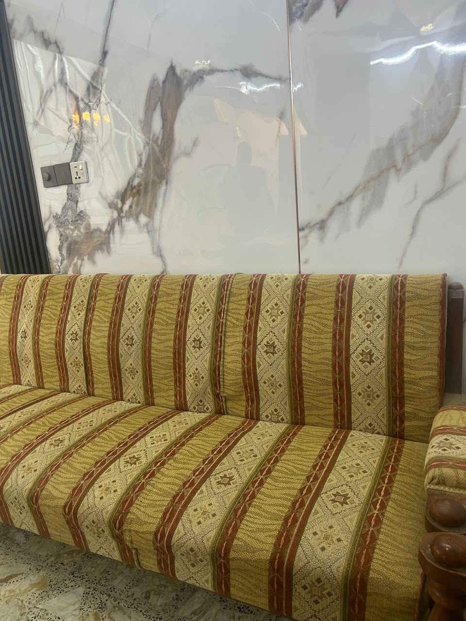 السلام عليكم
تخم صاج
عدد المقاعد الكلي 12 قنفتين اكبار و 4 ام النفر

مكاني بغداد الغزالية
السعر 250 بيه مجال بسيط حك الجية

الرقم
***********
